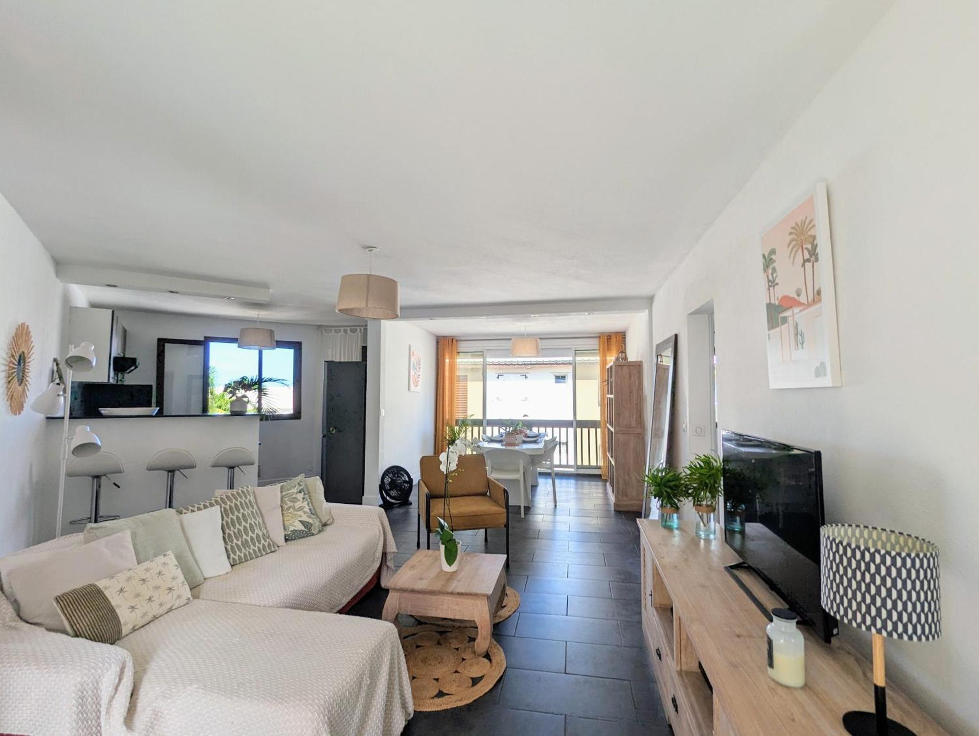 Cap Saint Gilles - T3 Vue Sur Le Port Apartment Exterior photo