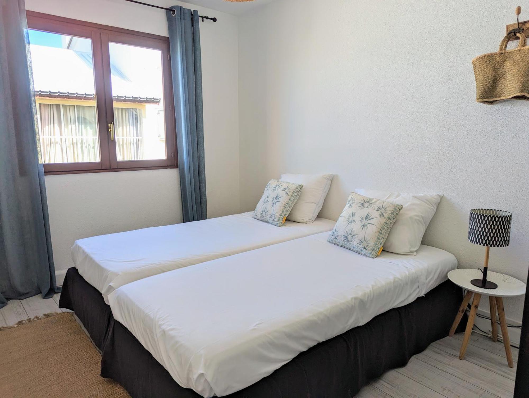 Cap Saint Gilles - T3 Vue Sur Le Port Apartment Exterior photo