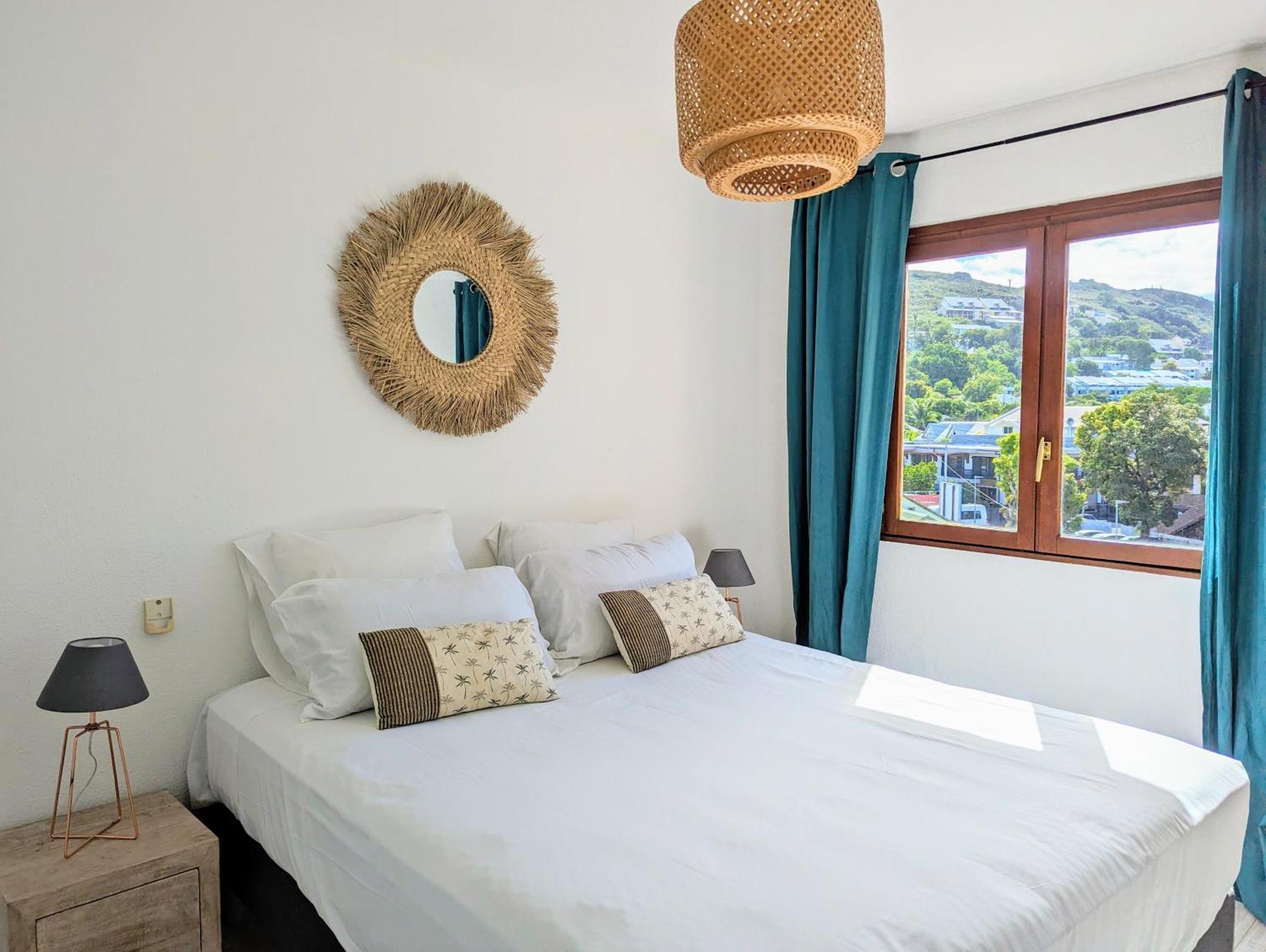 Cap Saint Gilles - T3 Vue Sur Le Port Apartment Exterior photo